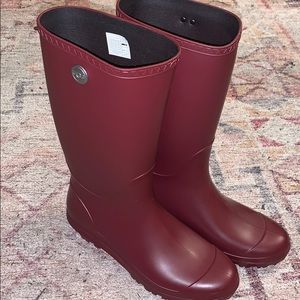 burgundy ugg rain boots